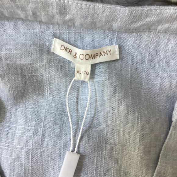 NWT Sky blue DKR &Company size XL sleeveless blouse - Picture 3 of 7